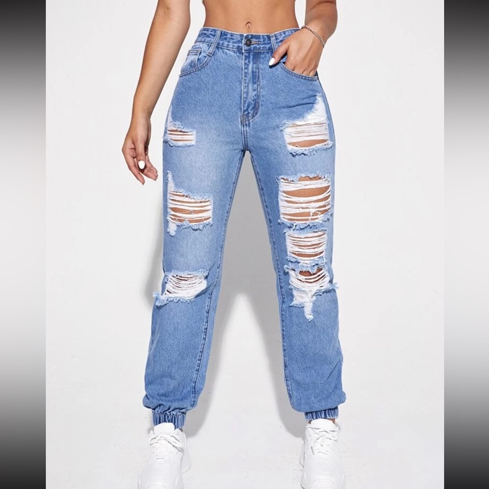 3/$30 Distressed Jogger style jeans medium